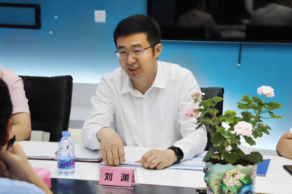 坂田街道黨工委書記劉淵走訪瑪威爾顯控，共謀發(fā)展新篇章